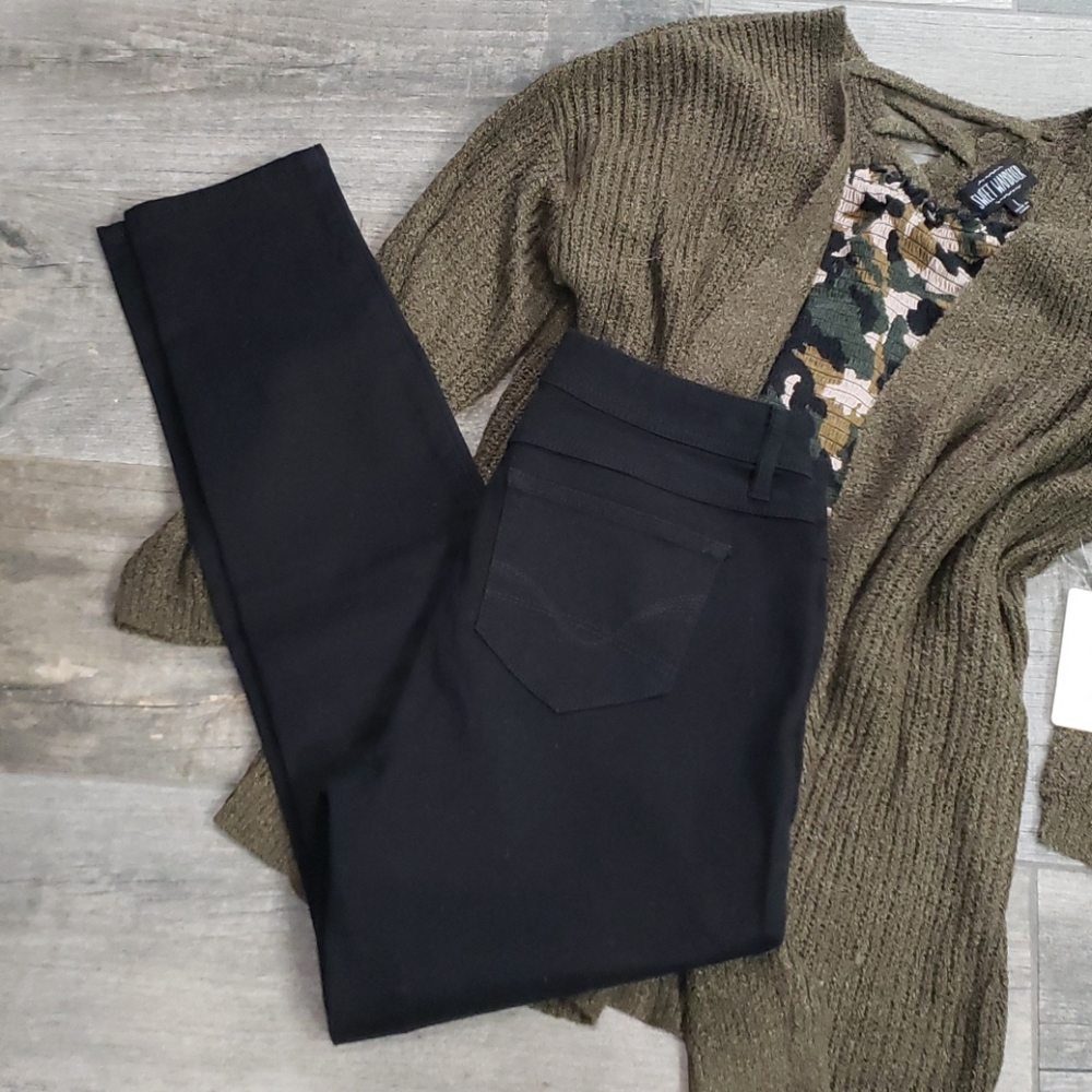 Dressbarn “db established 1962 “Black Jeans